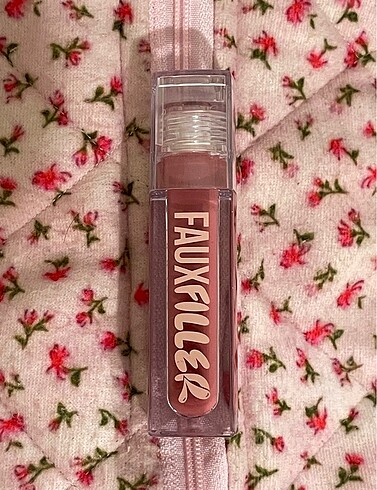 huda beauty bombshell gloss