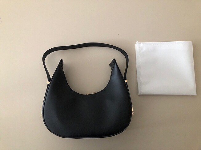 Zara Model Kadın Yavrulu Çanta