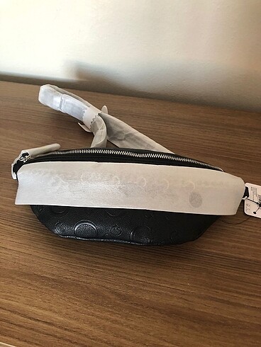  Beden Guess Bel Çantası