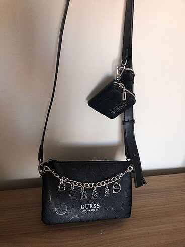 Guess Guess Yavrulu Çanta