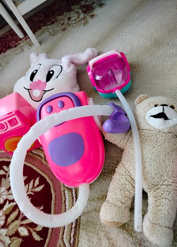 Renkli Pembe Oyuncak Temizlik Seti ve Peluş Oyuncaklar - Görsel 4