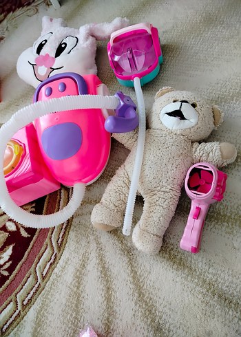 Renkli Pembe Oyuncak Temizlik Seti ve Peluş Oyuncaklar - Görsel 5