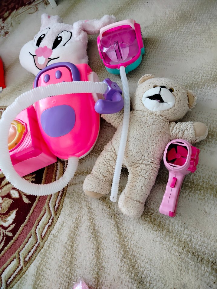 Renkli Pembe Oyuncak Temizlik Seti ve Peluş Oyuncaklar - Görsel 5