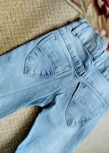 Kız Çocuk Nakışlı Pul Detaylı Kot Pantolon - Görsel 3