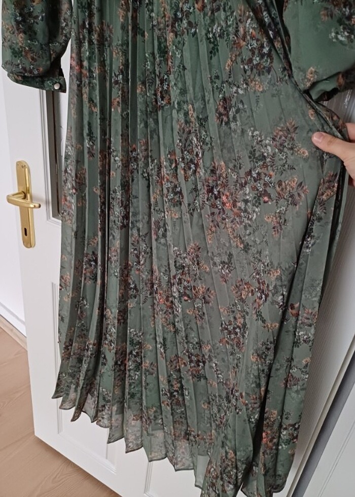 Çiçek desenli elbise - Görsel 2