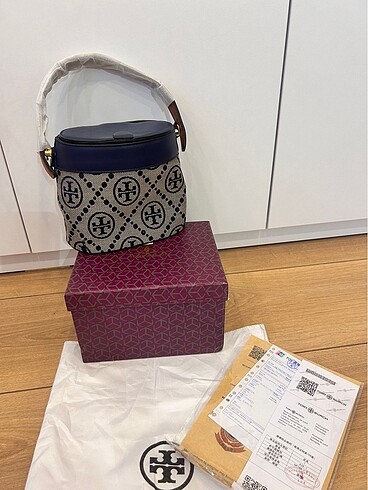Tory Burch Canteen