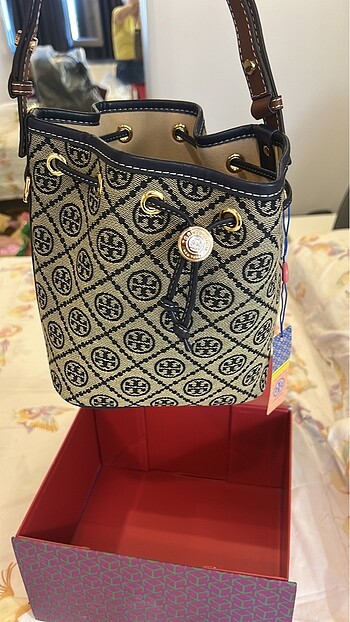 Tory Burch T