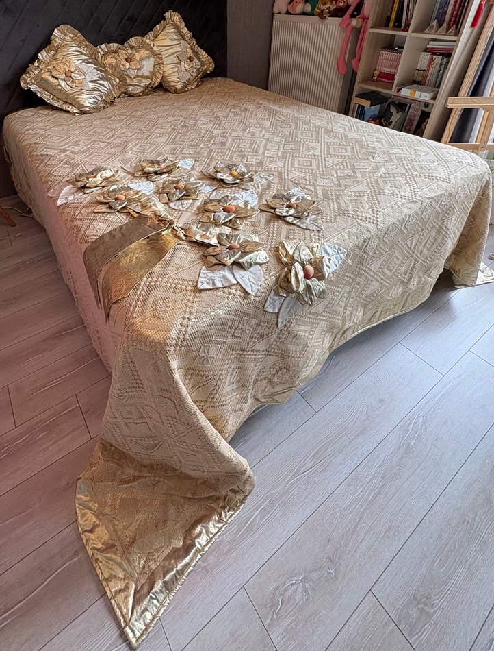 Tamemen elişi dantel yatak örtüsü - Görsel 2