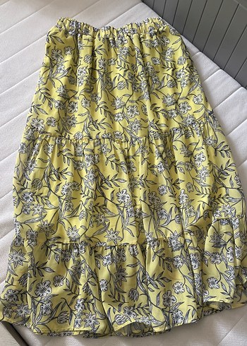 Zara Sarı Desenli Uzun Fırfırlı Etek