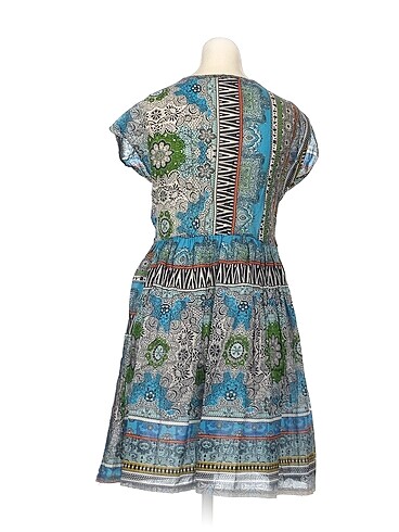 36 Beden PreLoved Kısa Elbise %70 İndirimli.