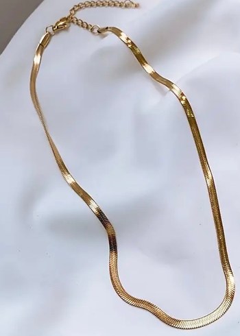 Uzun Parlak Altın Yılan Derisi Desenli Kolye - Görsel 3