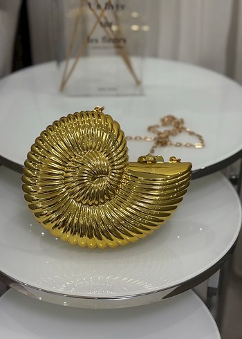 Gold Spiral Kabuk Form Çanta