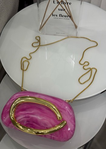 Diğer Zincir Detaylı Parlak Pembe Kadın Çanta