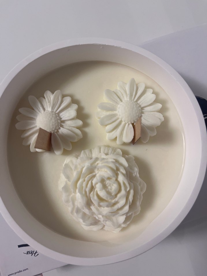 Beyaz Çiçek Desenli Mum Seti - Görsel 4