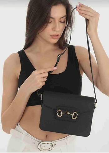 Kadın Askılı Çanta 22×16 cm üç gözlü