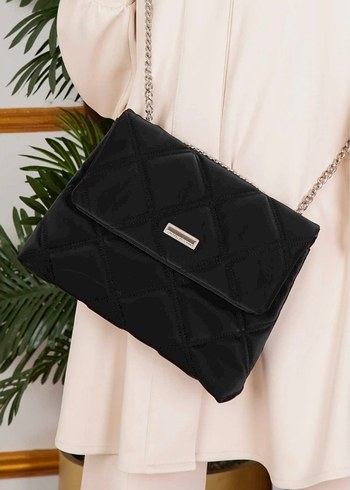 Zara Zincir Detaylı Siyah Kadın Çanta