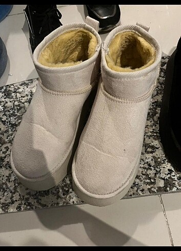 40 Beden Ugg bot 
