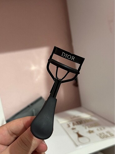  Beden Dior Kirpik Kıvırıcı
