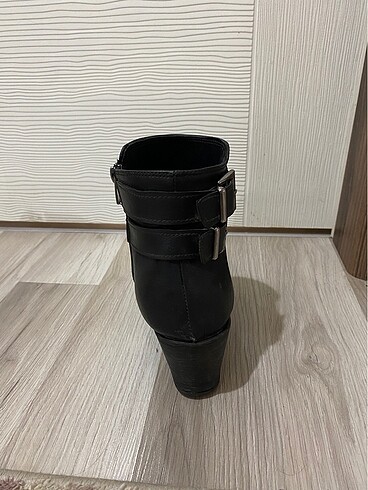 40 Beden siyah Renk Deri bot topukşu