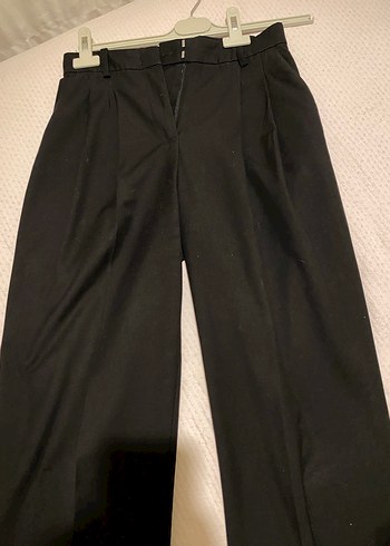 Kadın Siyah Pilili Kumaş Pantolon
