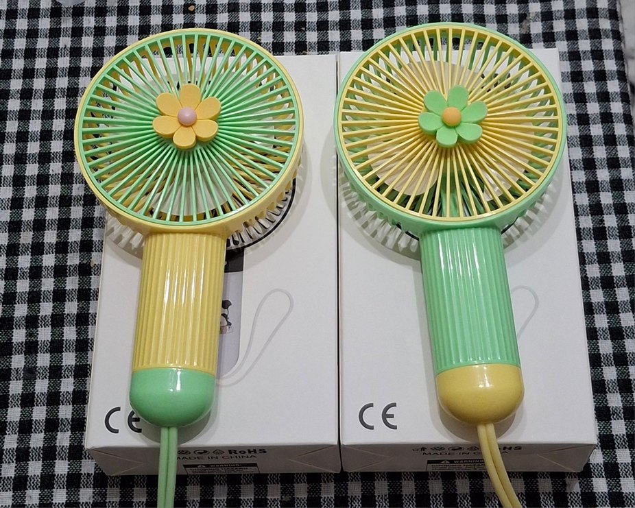 TOPTAN 20 adet Çiçek Desenli Renkli Taşınabilir Vantilatör - Görsel 2