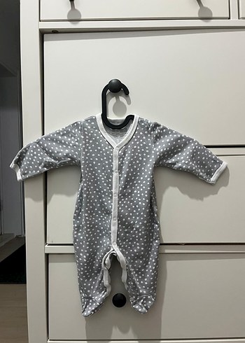 Uzun Kollu 2 tane Bebek Tulum ve Şapkaları - Görsel 7