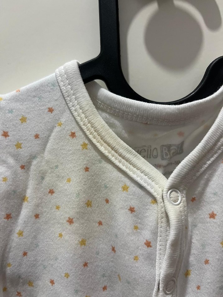 Uzun Kollu 2 tane Bebek Tulum ve Şapkaları - Görsel 3