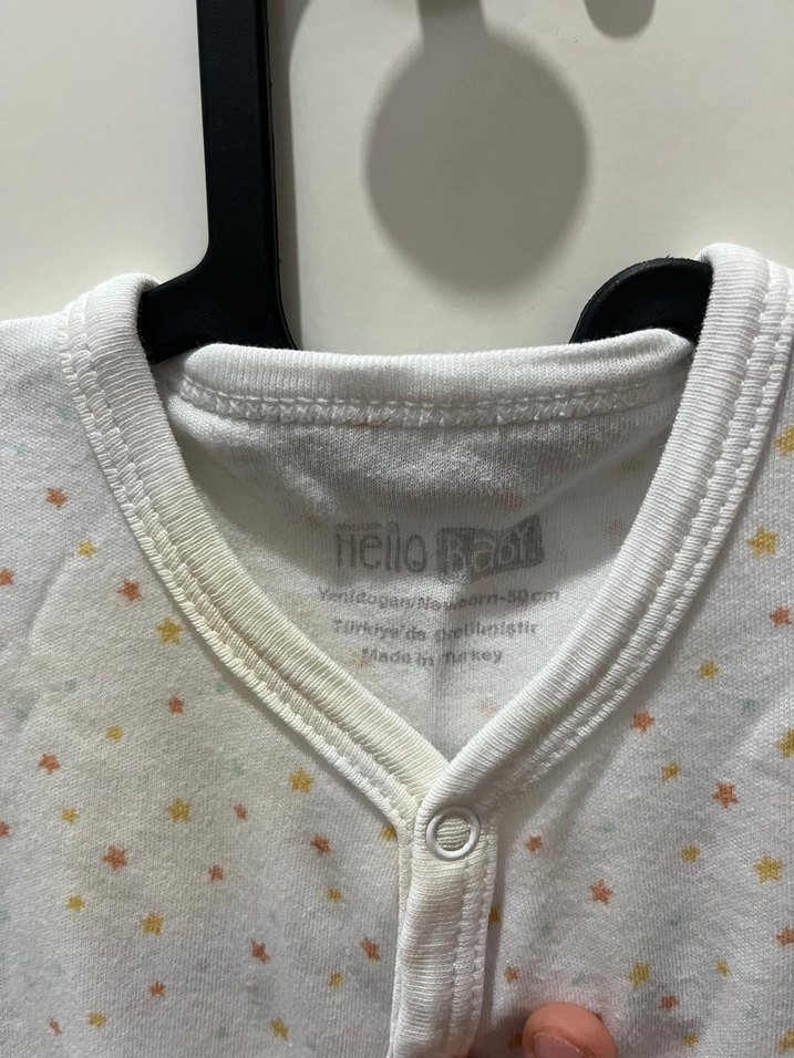 Uzun Kollu 2 tane Bebek Tulum ve Şapkaları - Görsel 4