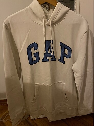 GAP SWEATSHİRT L BEDEN ÇOK İYİ DURUMDA