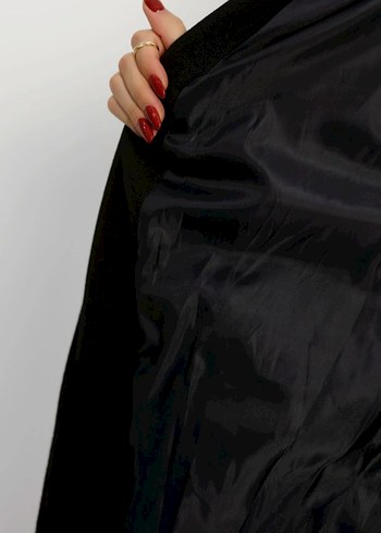 Astarlı Siyah Kaşe Kaban - Görsel 3