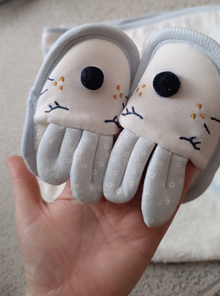 Erkek Çocuk Bornoz Havlu ve Terlik Seti - Görsel 2