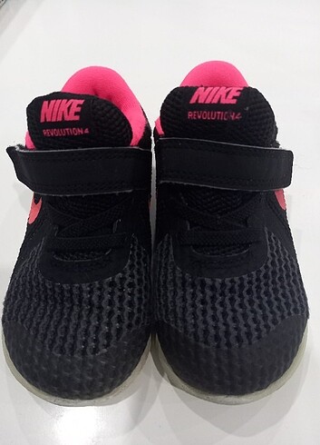 23 Beden pembe Renk Nike orijinal kız çocuk spor ayakkabı 