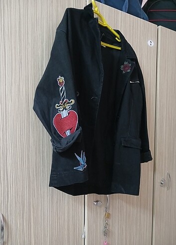 Zeynep Tosun Vatkalı kot kumaş blazer kesim ceket