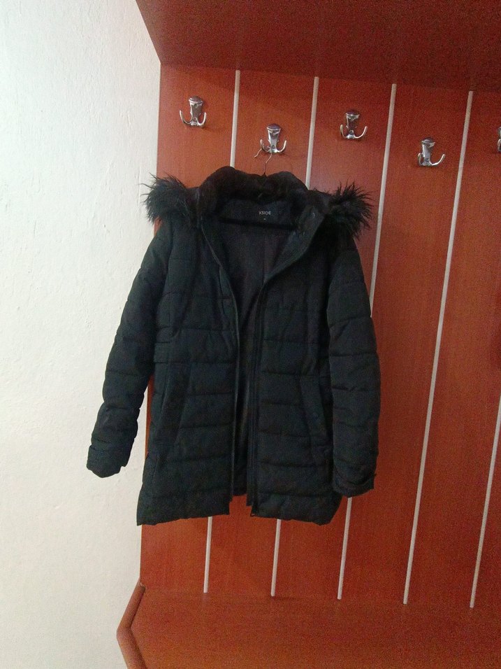 Siyah Kürklü Kadın Kışlık Mont - Görsel 4