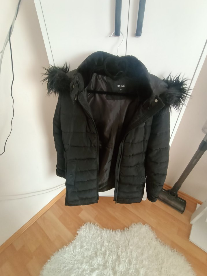 Siyah Kürklü Kadın Kışlık Mont - Görsel 2