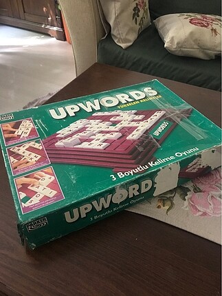 Upwords yükselen kelimeler oyunu