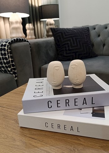 Gri ve Beyaz Yüz Heykelleri - Görsel 7