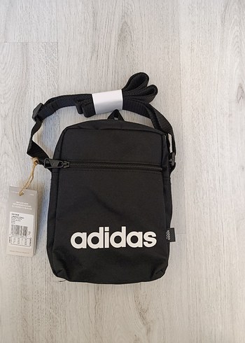 Adidas Siyah Baskılı Erkek Omuz Çantası