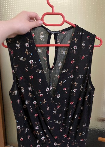 Siyah Çiçek Desenli Tulum - Görsel 4