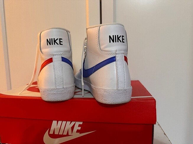 38 Beden beyaz Renk Nike blazer mid77 - kırmızı mavi