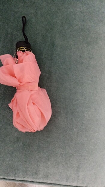 Pembe şemşiye 