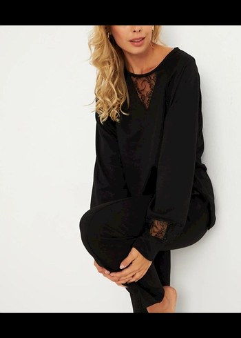 Dantel Detaylı Siyah Kadın Bluz - Görsel 3