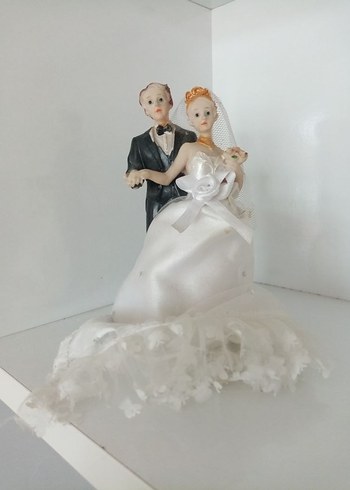 Beyaz Gelin ve Damat Figürü