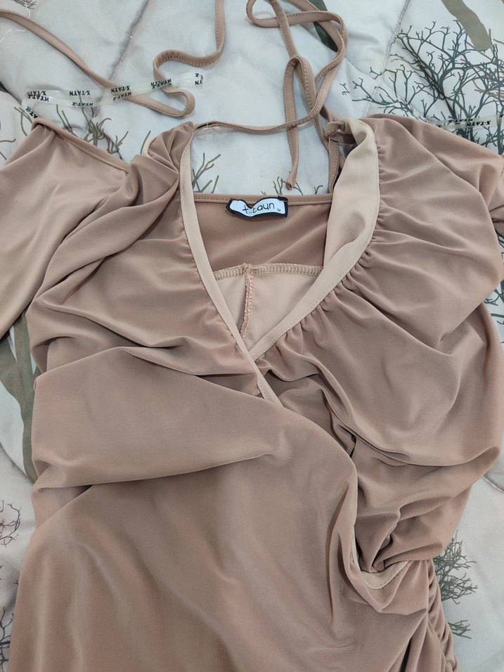 dekolteli elbise - Görsel 3