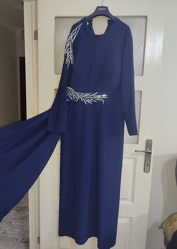 Uzun Kollu Lacivert Nakışlı Abiye Elbise - Görsel 2