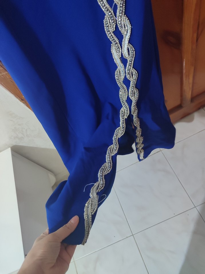 Uzun Kollu Mavi İşlemeli Abiye Elbise - Görsel 3