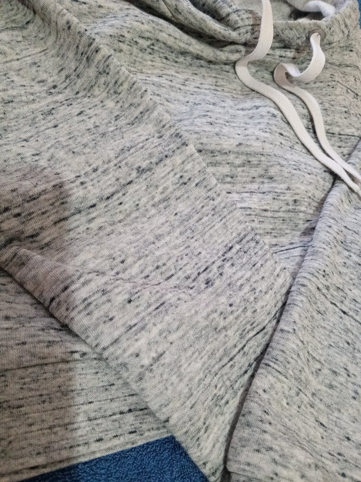 Gri Kapüşonlu Triko sweet - Görsel 3