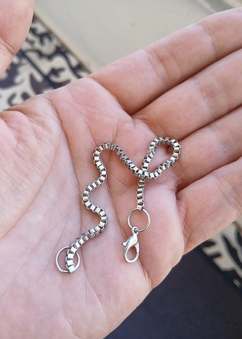 Gri Zincir Detaylı Kadın El Zinciri - Görsel 2