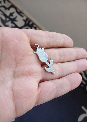 Renkli Kırmızı Lale Figürlü Charm - Görsel 2