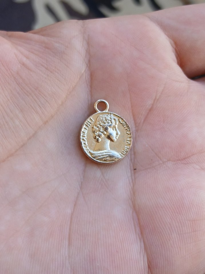 Altın Renkli Boncuklu Vintage Kadın Kolye Ucu - Görsel 2